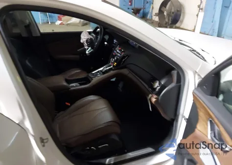 2020 Acura Rdx Advance Package z USA, uszkodzony, nr VIN 5J8TC2H77LL026486